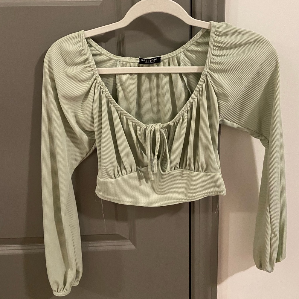Adorable cropped long sleeve sage top